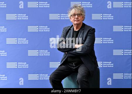 Edinburgh, Schottland, Großbritannien. August 2024. Edinburgh International Book Festival: Paul Muldoon, irischer Dichter, beim offiziellen Fotogespräch. Gewinner des Pulitzer-Preises für Poesie und des T. S. Eliot-Preises. Quelle: Craig Brown/Alamy Live News Stockfoto