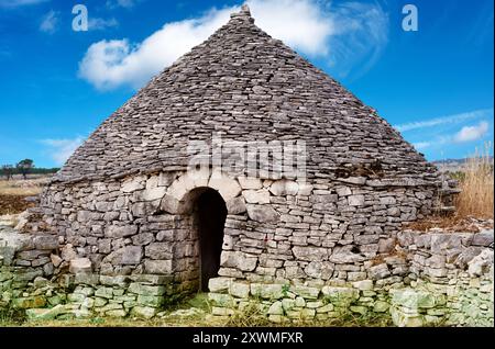 Trullo, Round House, in der Nähe von Alberobello, Apulien, Italien Stockfoto