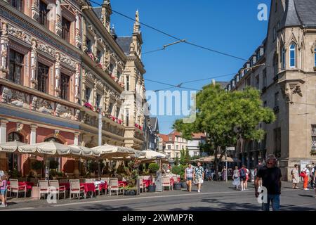 Farbenfrohe Stadthäuser rund um den Erfurter Fischmarkt in der Altstadt, Erfurter Altstadt, Thüringen, Deutschland, Europa Stockfoto