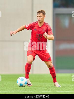 München, Deutschland. August 2024. Joshua KIMMICH, FCB 6 im Einsatz beim Freundschaftsspiel FC BAYERN München - GRASHÜPFER Zuerich am 20. August 2024 in München Saison 2024/2025, FCB, Fotograf: ddp Images/STAR-Images Credit: ddp Media GmbH/Alamy Live News Stockfoto