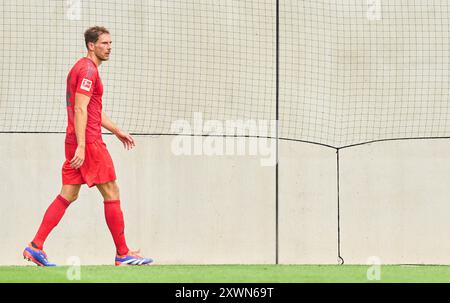 München, Deutschland. August 2024. Leon GORETZKA, FCB 8 im Einsatz beim Freundschaftsspiel FC BAYERN München - GRASHÜPFER Zuerich am 20. August 2024 in München Saison 2024/2025, FCB, Fotograf: ddp Images/STAR-Images Credit: ddp Media GmbH/Alamy Live News Stockfoto