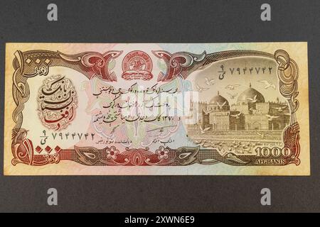 Afghanistan 1000 afghanische Banknote mit dem Schrein von Hazrat Ali auf Banknote Stockfoto