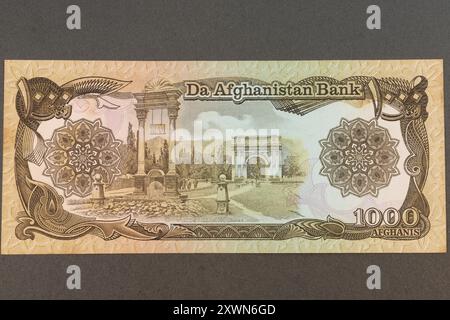 Afghanistan 1000 afghanische Banknote mit Taq-e Zafar und Löwentor. Stockfoto