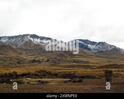 Gipfel des La Raya Gebirges in der Nähe von Layo, Peru Stockfoto