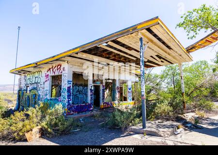 Ruinen der Whiting Brothers Tankstelle an der historischen Route 66, San Fidel, New Mexico, USA Stockfoto