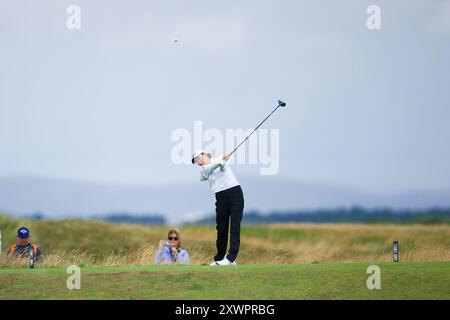 August 2024; Old Course in St Andrews, St Andrews, Fife, Schottland; AIG Womens Open Golf, Übungstag 2; Rose Zhang aus den USA schlägt auf dem 15. Loch ab Stockfoto