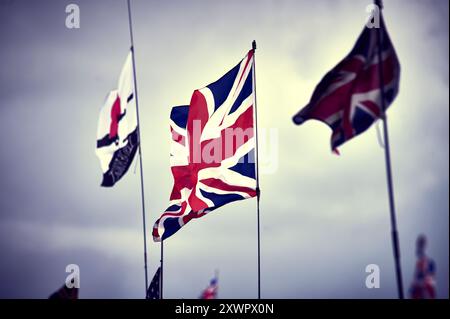 Lytham Wartime Festival 2024. Alliierte Flaggen fliegen Stockfoto