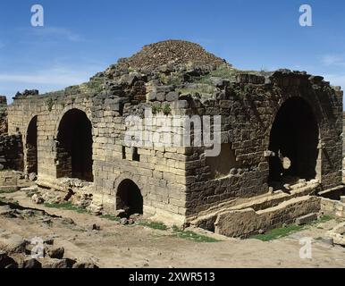 Bosra, Syrien. Überreste der römischen Bäder. Außenansicht. (Foto vor dem syrischen Bürgerkrieg). Stockfoto