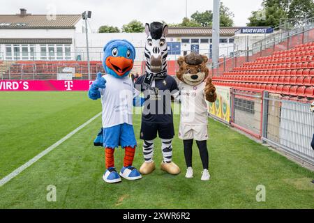 Unterhaching, Deutschland. August 2024. FC Bayern München Frauen vs. Juventus Turin, Fussball, Frauen, Testspiel, Saison 2024/2025, 20.08.2024. (DFL-DFB-VORSCHRIFTEN VERBIETEN JEDE VERWENDUNG VON FOTOGRAFIEN ALS BILDSEQUENZEN UND/ODER QUASI-VIDEO). Foto: Eibner Pressefoto/Heike feiner Credit: dpa/Alamy Live News Stockfoto