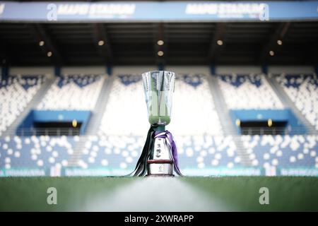 Reggio Emilia, Italien. August 2024. Die Trophäe vor dem Finale des Supercoppa Primavera Fußballspiels zwischen Sassuolo U20 und Fiorentina U20 im Città del Tricolore Stadion in Reggio Emilia, Norditalien - Dienstag, den 20. August 2024. Sport - Fußball . (Foto: Marco Alpozzi/Lapresse) Credit: LaPresse/Alamy Live News Stockfoto