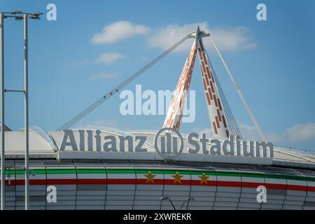 Torino, Italien. August 2024. Veduta esterna dello Juventus Allianz Stadium. Torino, Italia - cronaca - Martedì 20 Agosto 2024 - (Giulio Lapone/La Presse) Außenansicht des Juventus Allianz Stadions. Turin, Italien - Nachrichten - Dienstag, 20. August 2024 - (Giulio Lapone/LaPresse) Credit: LaPresse/Alamy Live News Stockfoto