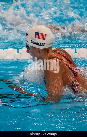 Kate Douglass (USA) trat bei den Olympischen Sommerspielen 2024 in der 200-Meter-Einzelmedley-Hitze der Frauen an. Stockfoto