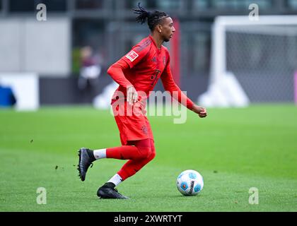 München, Deutschland. August 2024. Fußball: Testspiele, FC Bayern München - Grasshopper Club Zürich, Stadion auf dem FC Bayern Campus. Michael Olise aus München in Aktion. Hinweis: Sven Hoppe/dpa - WICHTIGER HINWEIS: Gemäß den Vorschriften der DFL Deutschen Fußball-Liga und des DFB Deutschen Fußball-Bundes ist es verboten, im Stadion und/oder des Spiels aufgenommene Fotografien in Form von sequenziellen Bildern und/oder videoähnlichen Fotoserien zu verwenden oder zu verwenden./dpa/Alamy Live News Stockfoto