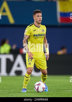 Kiko Femenia von Villarreal CF im Einsatz während des Spiels La Liga zwischen Villarreal CF und Club Atletico de Madrid am 19. August 2024 in Villarreal, Spanien Stockfoto