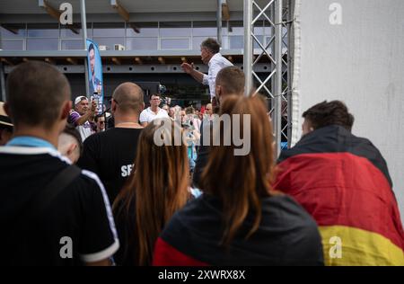 Erfurt, Deutschland. August 2024. Stephan Brandner (AfD) spricht bei einer Wahlkundgebung der AfD. Am 1. September wird in Thüringen ein neuer landtag gewählt. Quelle: Hannes P. Albert/dpa/Alamy Live News Stockfoto