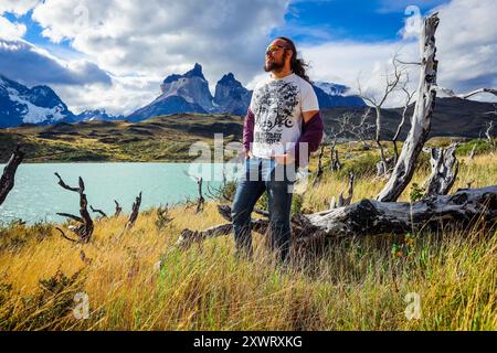 Touristen im Nationalpark Torres Del Paine in Patagonien, Chile Stockfoto