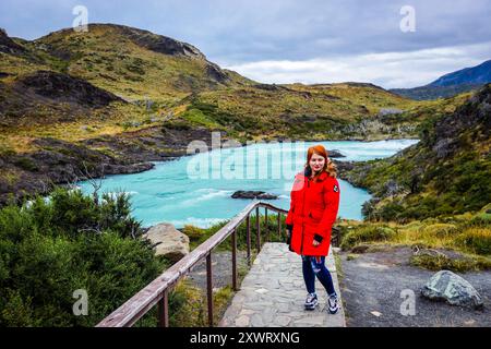 Touristen im Nationalpark Torres Del Paine in Patagonien, Chile Stockfoto