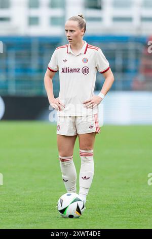 Unterhaching, Deutschland. August 2024. Franziska Kett (FC Bayern M?nchen, 20) Freundschaftsspiel: FC Bayern M?nchen - Juventus FC, uhlsportPARK, Unterhaching am 20.08.2024 Credit: dpa/Alamy Live News Stockfoto