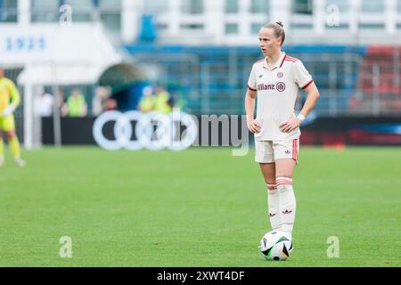 Unterhaching, Deutschland. August 2024. Franziska Kett (FC Bayern M?nchen, 20) Freundschaftsspiel: FC Bayern M?nchen - Juventus FC, uhlsportPARK, Unterhaching am 20.08.2024 Credit: dpa/Alamy Live News Stockfoto