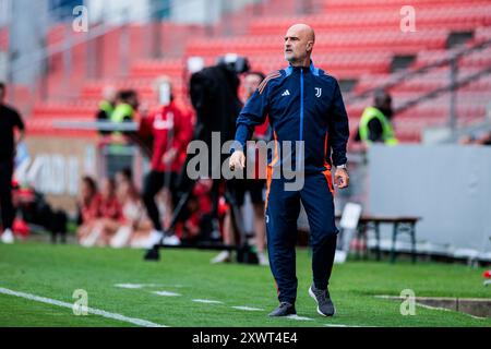 Unterhaching, Deutschland. August 2024. Max Canzi (Trainer Juventus FC) Freundschaftsspiel: FC Bayern M?nchen - Juventus FC, uhlsportPARK, Unterhaching am 20.08.2024 Credit: dpa/Alamy Live News Stockfoto