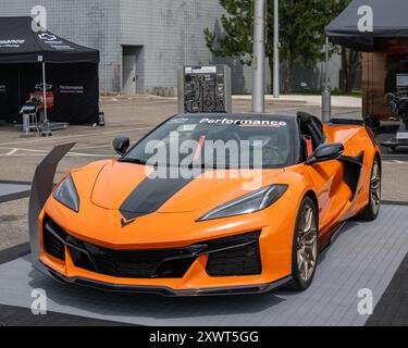 ROYAL OAK, MI/USA - 15. AUGUST 2024: Ein Auto der Corvette Z06 auf der Chevrolet-Ausstellung auf der Route Woodward Dream Cruise. Stockfoto