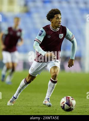 West Ham United U21 Junior Robinson während der Bristol Street Motors Trophy, Southern Group H Match im Select Car Leasing Stadium, Reading. Bilddatum: Dienstag, 20. August 2024. Stockfoto