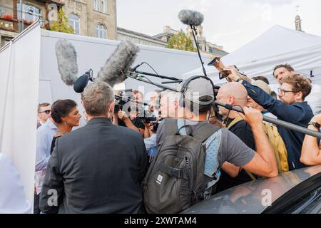 großes Medieninteresse, 19.08.2024, Eisenach Deutschland, Event, Thüringer Wahlkampftour-Start des Bündnis Sahra Wagenknecht Partei für Vernunft und Gerechtigkeit BSW in Eisenach *** großes Medieninteresse, 19.08.2024, Eisenach Deutschland, Veranstaltung, Thüringer Wahlkampftour Start der Allianz Sahra Wagenknecht - Partei für Vernunft und Gerechtigkeit BSW in Eisenach xprx Stockfoto