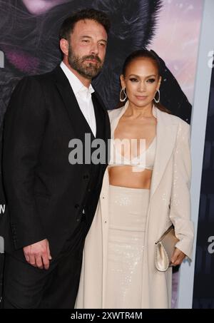 **DATEIFOTO** Jennifer Lopez Akten zur Scheidung. LOS ANGELES, KALIFORNIEN - 10. MAI: Ben Affleck und Jennifer Lopez nehmen am 10. Mai 2023 in Los Angeles an der Premiere von Netflix's „The Mother“ im Westwood Regency Village Theater Teil. Quelle: Jeffrey Mayer/JTMPhotos/MediaPunch Stockfoto