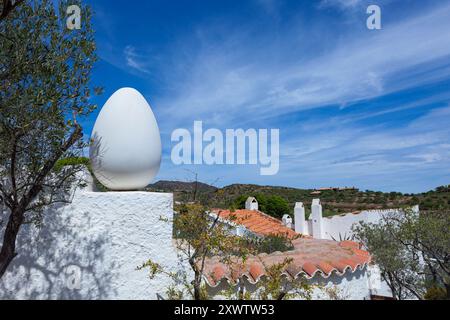 Das Museum des Hauses Salvador Dalí (Casa-Museu Salvador Dalí) befindet sich im kleinen Fischerdorf Portlligat an der Costa Brava, Katalonien, Spanien. Stockfoto