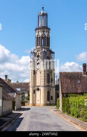 Katholische Kirche Notre-Dame-de-la-Salette im 19. Jahrhundert im neobarocken Stil erbaut, mit einem Glockenturm, der wie ein Leuchtturm aussieht. Stockfoto