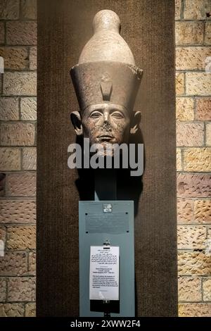 Luxor-Museum, Leiter des Königs Senwosret III. (Sesostris III), Karnak-Tempel, Luxor, Ägypten, Nordafrika, Afrika Stockfoto