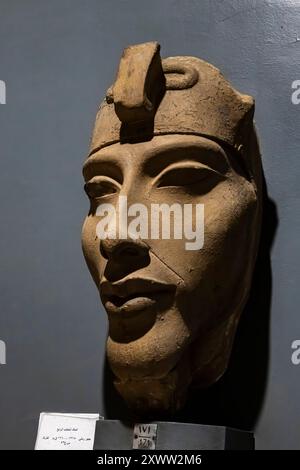 Luxor Museum, Leiter des Königs Amenhotep IV., aus dem Tempel von Karnak, Luxor, Ägypten, Nordafrika, Afrika Stockfoto