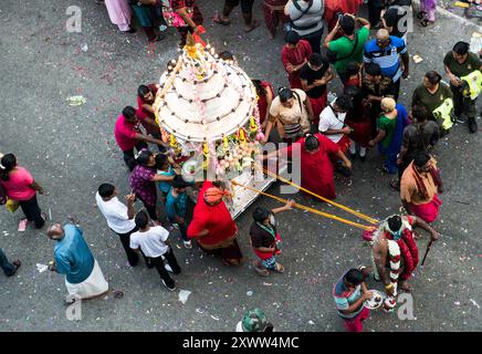 Das farbenfrohe und einzigartige Thaipusam-Festival, das von Hindu Tamils in Kuala Lumpur, Malaysia, gefeiert wird. Stockfoto