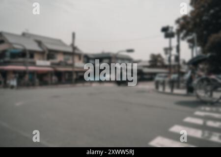 Eine verschwommene Straßenszene in Japan mit einem Bokeh-Hintergrund. Stockfoto