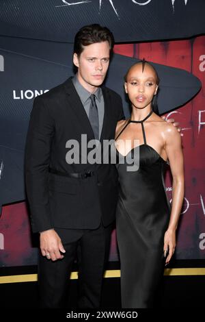 New York, USA. August 2024. Bill Skarsgård und FKA Twigs nahmen am 20. August 2024 an der Crow-Filmpremiere im Village East von Angelika in New York Teil. (Foto: Efren Landaos/SIPA USA) Credit: SIPA USA/Alamy Live News Stockfoto