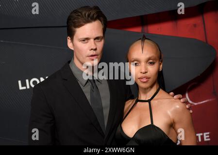 New York, USA. August 2024. Bill Skarsgård und FKA Twigs nahmen am 20. August 2024 an der Crow-Filmpremiere im Village East von Angelika in New York Teil. (Foto: Efren Landaos/SIPA USA) Credit: SIPA USA/Alamy Live News Stockfoto