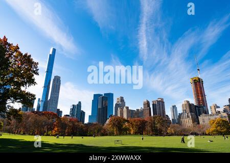 New York City, USA - 20. November 2023: Central Park of New York. New York City Park und Wolkenkratzer. Wolkenkratzergebäude von new york city. Central Park Stockfoto