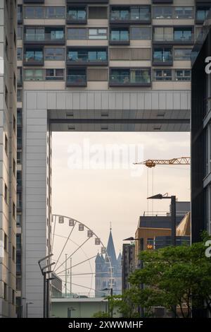 Der Hafenweihnachtsmarkt in Köln Stockfoto