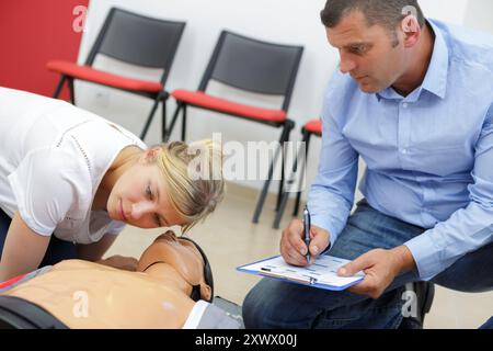 Hlw erste Hilfe Training Konzept Stockfoto