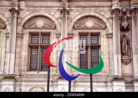 Aktenfoto vom 30. 10. 2023 des paralympischen Symbols (Agitos-Logo). Der Präsident des Internationalen Paralympischen Komitees Andrew Parsons ist zuversichtlich, genau das zu tun, bevor Paris am Sonntag, den 8. September, die Fackel nach Los Angeles im Stade de France übergibt. Ausgabedatum: Mittwoch, 21. August 2024. Stockfoto