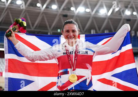 Aktenfoto vom 25.08.2021 von Sarah Storey in Großbritannien feiert mit der Goldmedaille. Großbritanniens erfolgreichste Paralympierin hat den Ehrgeiz, ihre 17 Karrieremedaillen zu ergänzen. Ausgabedatum: Mittwoch, 21. August 2024. Stockfoto