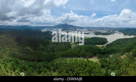 24. Mai 2024: Panoramablick auf die Stadt da Lat, Vietnam am frühen Morgen Stockfoto