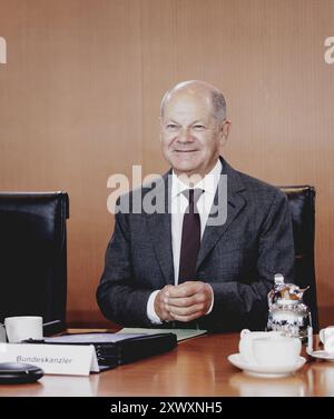 OLAF Scholz SPD, Bundeskanzler, aufgenommen im Rahmen der woechentlichen Kabinettsitzung in Berlin, 21.08.2024. Berlin Deutschland *** Olaf Scholz SPD, Bundeskanzler, anlässlich der wöchentlichen Kabinettssitzung in Berlin, 21 08 2024 Berlin Deutschland Copyright: XFlorianxGaertner/photothek.dex Stockfoto