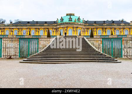 Schloss Oranienburg das berühmte Schloss Oranienburg in Berlin-Potsdam, heute UNESCO-Stätte, ein Beispiel für ehemalige, königliche Architektur. Potsdam, Deutschland. Potsdam Oranienburg Park Berlin / Brandenburg Deutschland Copyright: XGuidoxKoppesxPhotox Stockfoto