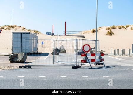 Verlassener Corona Beach Erholungsort, Nordseestrand in Maasvlakte, völlig verlassene und verlassen im Sommerwetter 2020 aufgrund der Corona- und COVID-19-Pandemie. Rotterdam, Niederlande. Rotterdam Maasvlate Beach Zuid-Holland Nederland Copyright: XGuidoxKoppesxPhotox Stockfoto