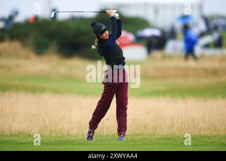 August 2024; Old Course in St Andrews, St Andrews, Fife, Schottland; AIG Womens Open Golf, Übungstag 3; Nelly Korda aus den USA spielt auf dem 17. Loch des Old Courses, St Andrews Links während des Pro-am bei den AIG Women's Open Stockfoto