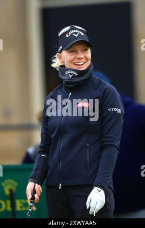 August 2024; Old Course in St Andrews, St Andrews, Fife, Schottland; AIG Womens Open Golf, Übungstag 3; Madelene Sagstrom aus Schweden auf dem ersten Abschlag des Old Course, St Andrews Links während des Pro-am bei den AIG Women's Open Stockfoto