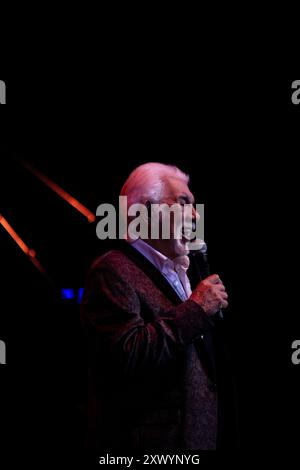 Raul Lavie singt im San Martin Theater beim BA Festival und beim Tango World Cup (Foto: Catriel Gallucci Bordoni/NurPhoto)0 Credit: NurPhoto SRL/Alamy Live News Stockfoto