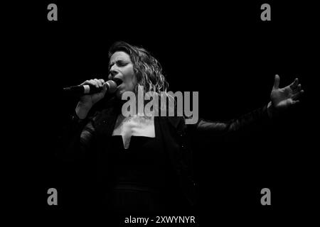 Elena Roger singt im San Martin Theater beim BA Festival und beim Tango World Cup (Foto: Catriel Gallucci Bordoni/NurPhoto) Credit: NurPhoto SRL/Alamy Live News Stockfoto