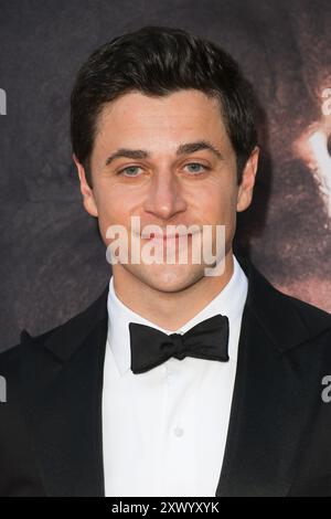 Los Angeles, USA. August 2024. David Henrie bei Reagan Premiere am TCL Chinese Theatre in Hollywood, CA, 20. August 2024. Foto: Joseph Martinez/PictureLux Credit: PictureLux/The Hollywood Archive/Alamy Live News Stockfoto